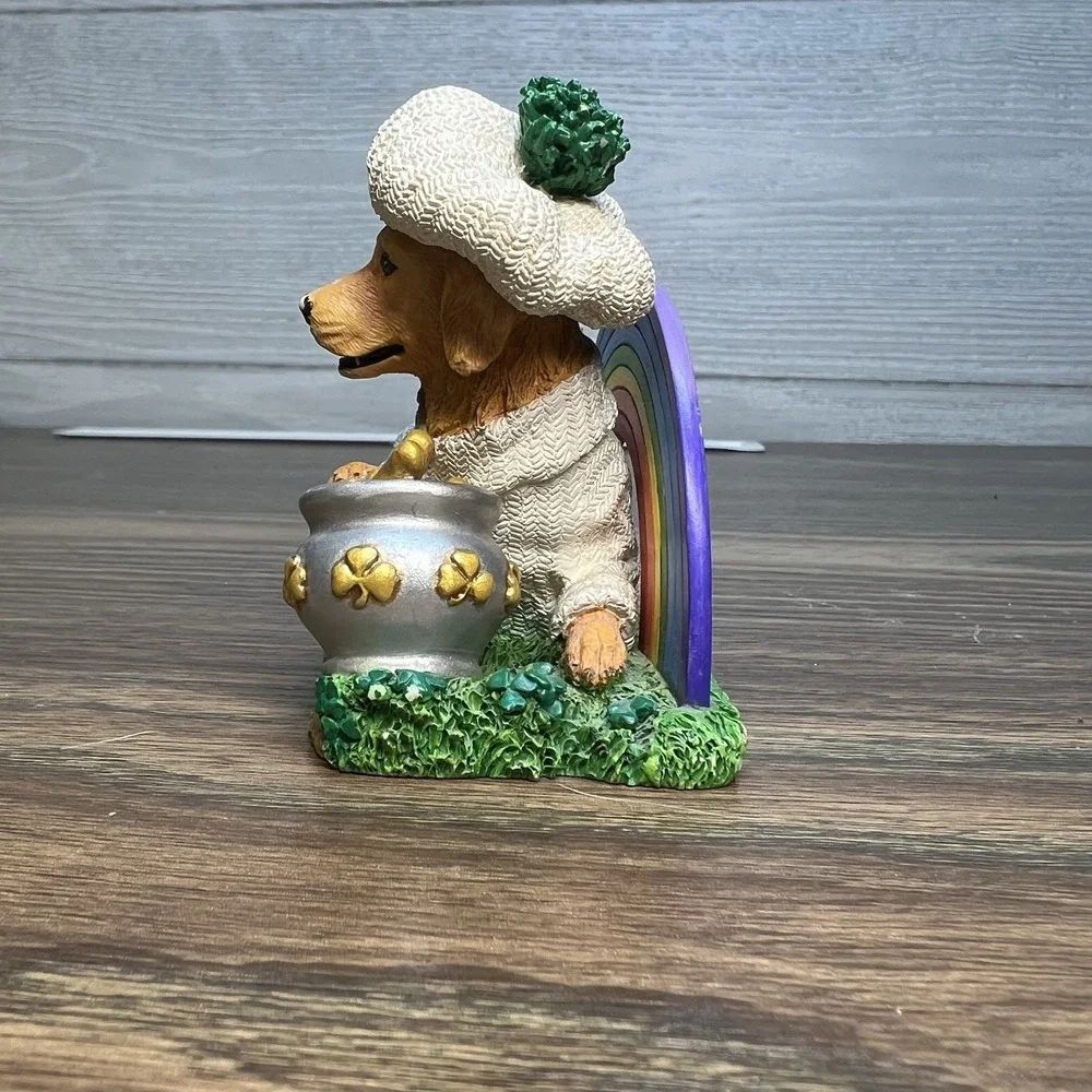 Danbury Mint March Golden Retriever Calendar Dog Figurine Rainbow Pot‎ of Gold